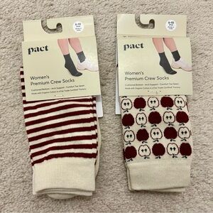 BNWT Pact Women's Set of Two Premium Crew Socks “Apple a Day”